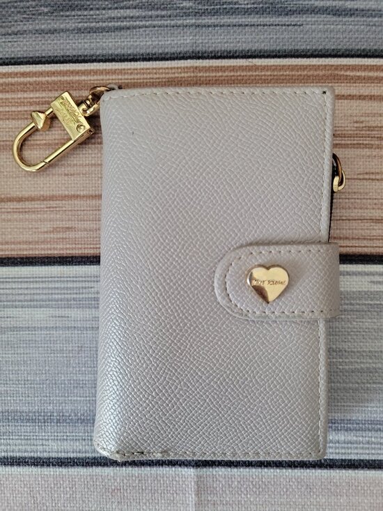 Betsey Johnson Medium Gray Mini Wallet Card Holder Coin Zip Keychain - Picture 2 of 5